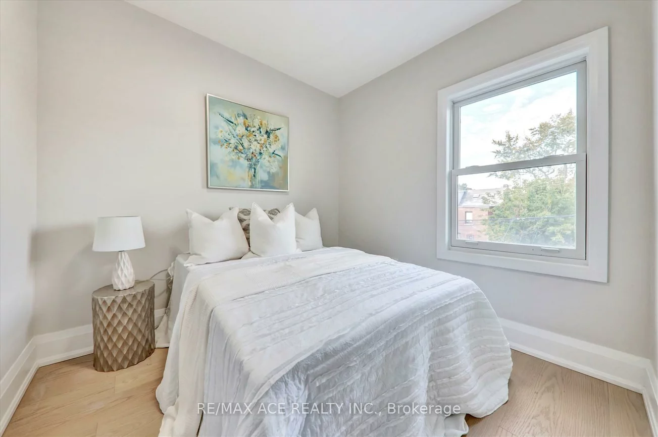 734, Brock, Dovercourt-Wallace Emerson-Junction, Toronto
