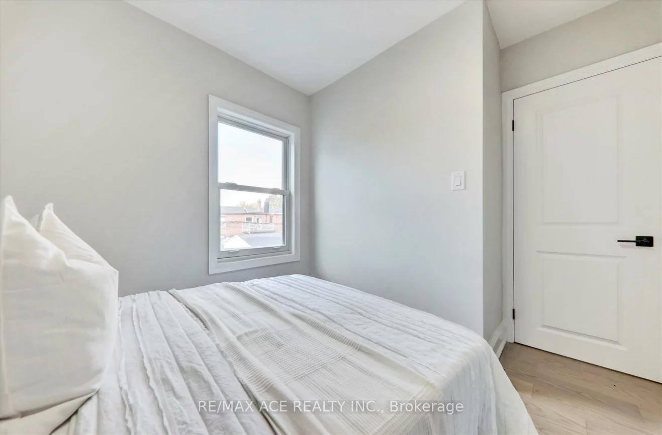 734, Brock, Dovercourt-Wallace Emerson-Junction, Toronto