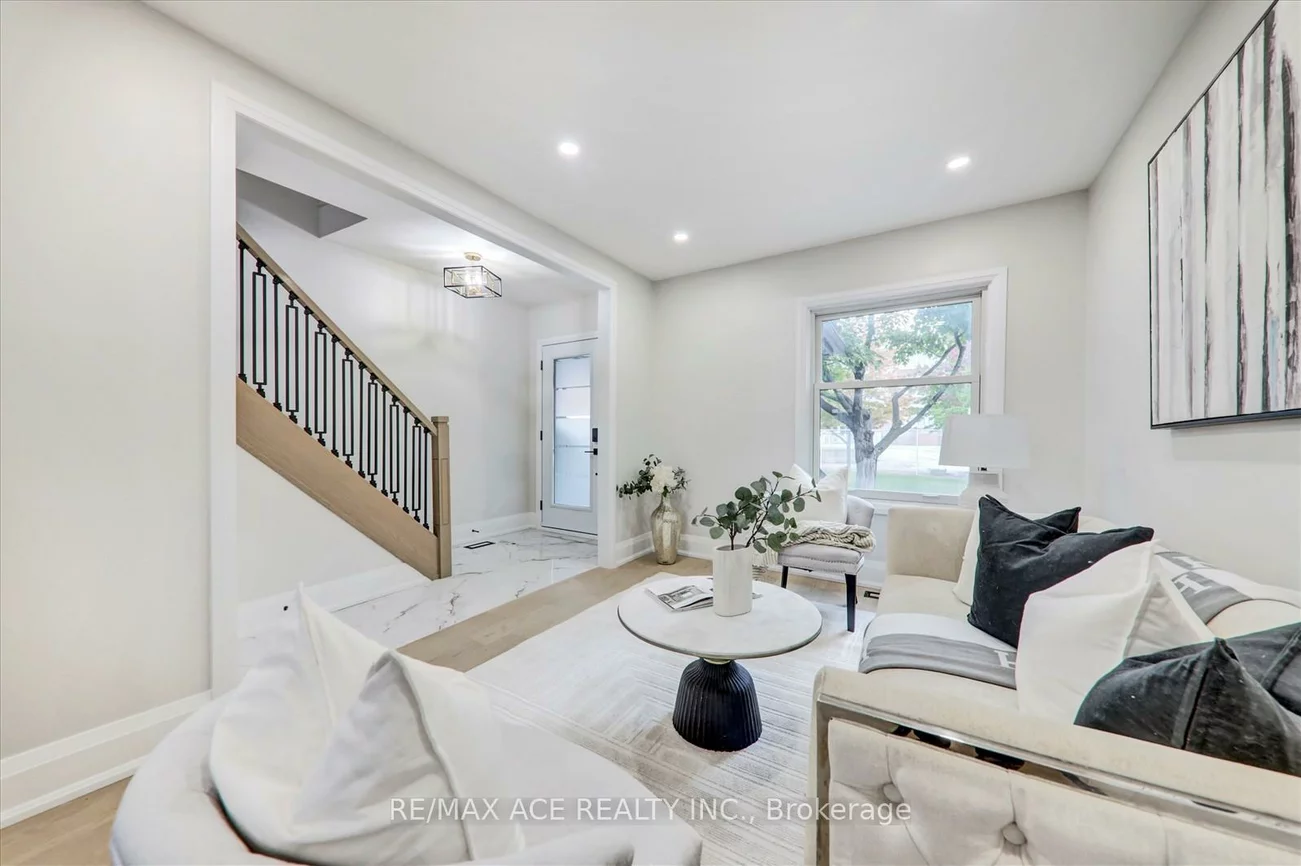 734, Brock, Dovercourt-Wallace Emerson-Junction, Toronto