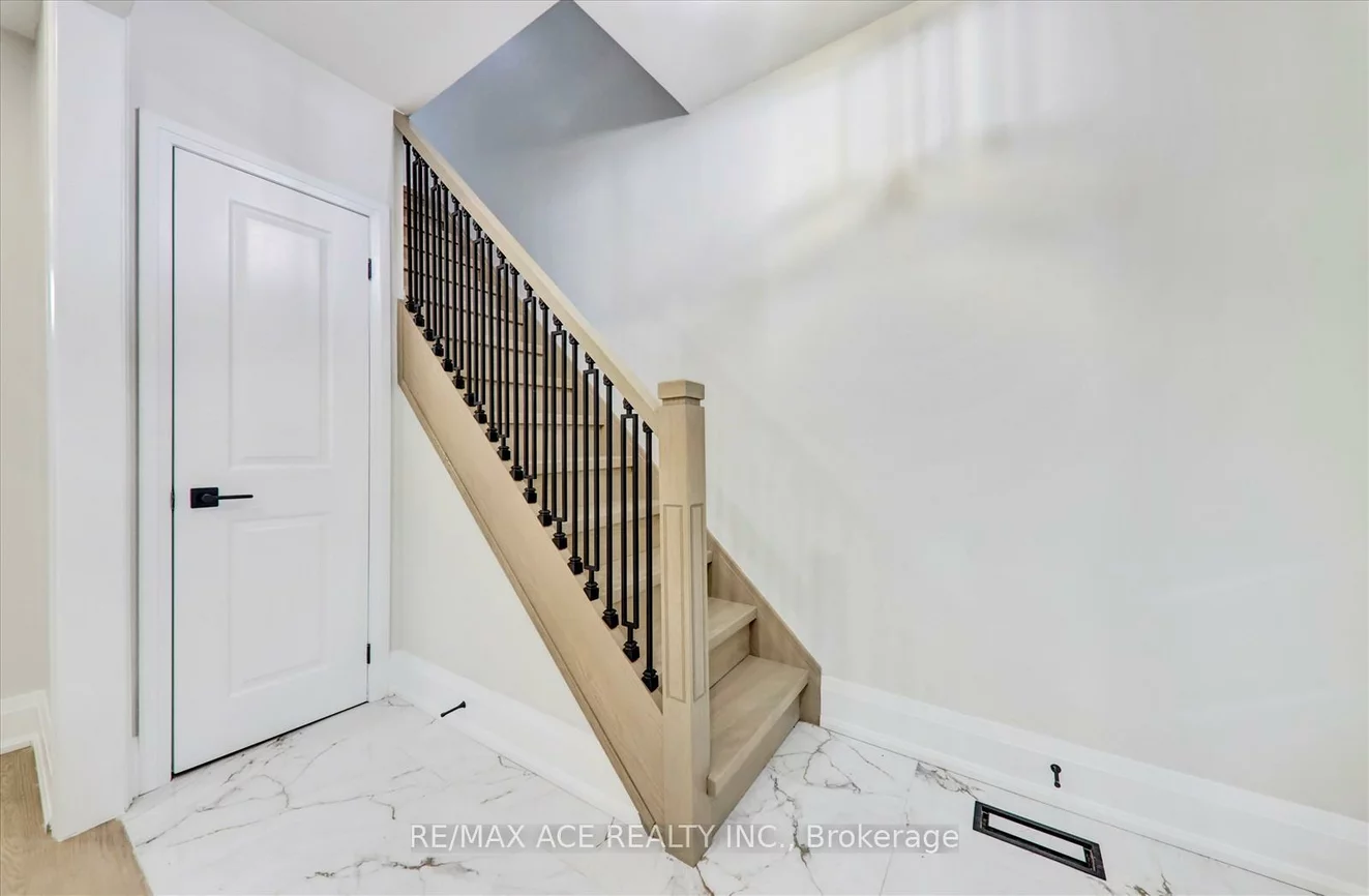 734, Brock, Dovercourt-Wallace Emerson-Junction, Toronto