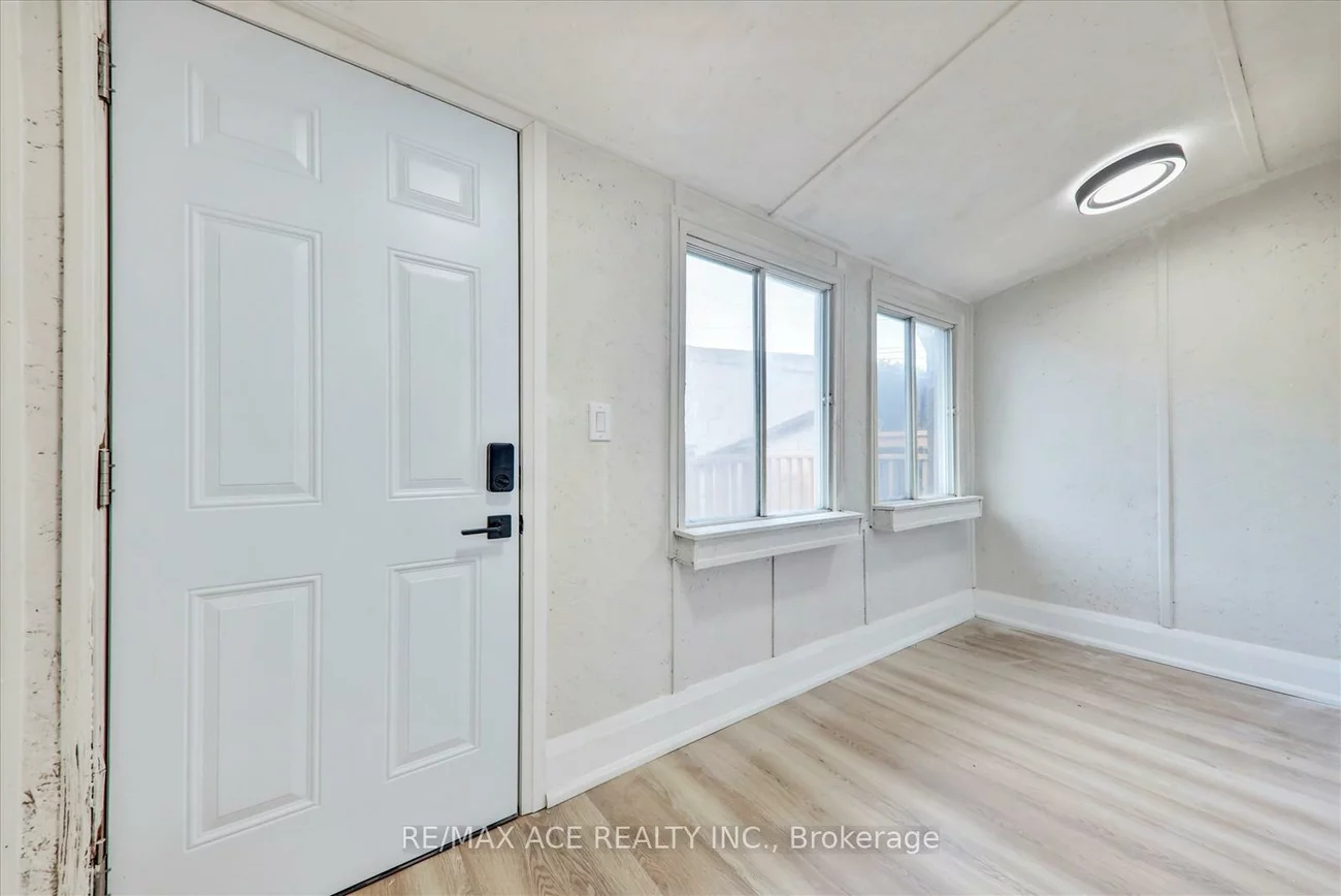 734, Brock, Dovercourt-Wallace Emerson-Junction, Toronto