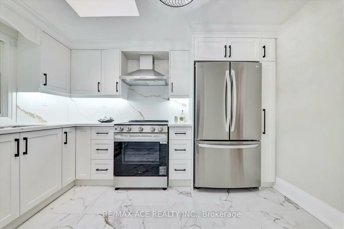 734, Brock, Dovercourt-Wallace Emerson-Junction, Toronto