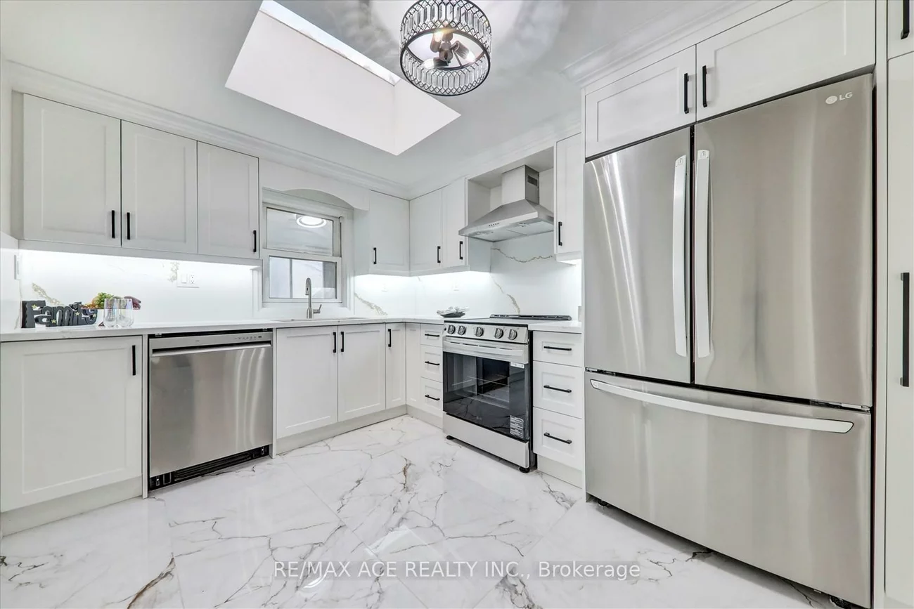 734, Brock, Dovercourt-Wallace Emerson-Junction, Toronto