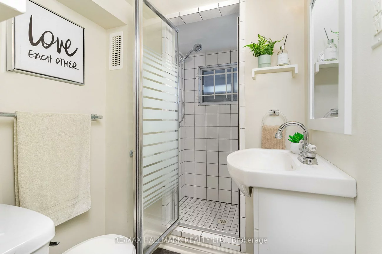 7, Tizzard, Stonegate-Queensway, Toronto
