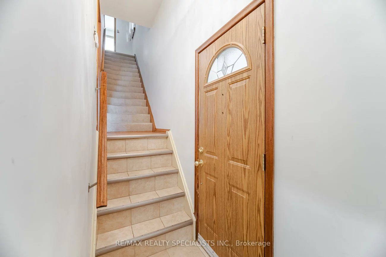 49, Algoma, Mimico, Toronto