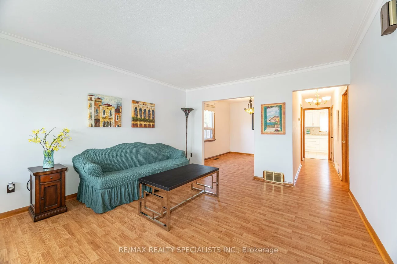 49, Algoma, Mimico, Toronto