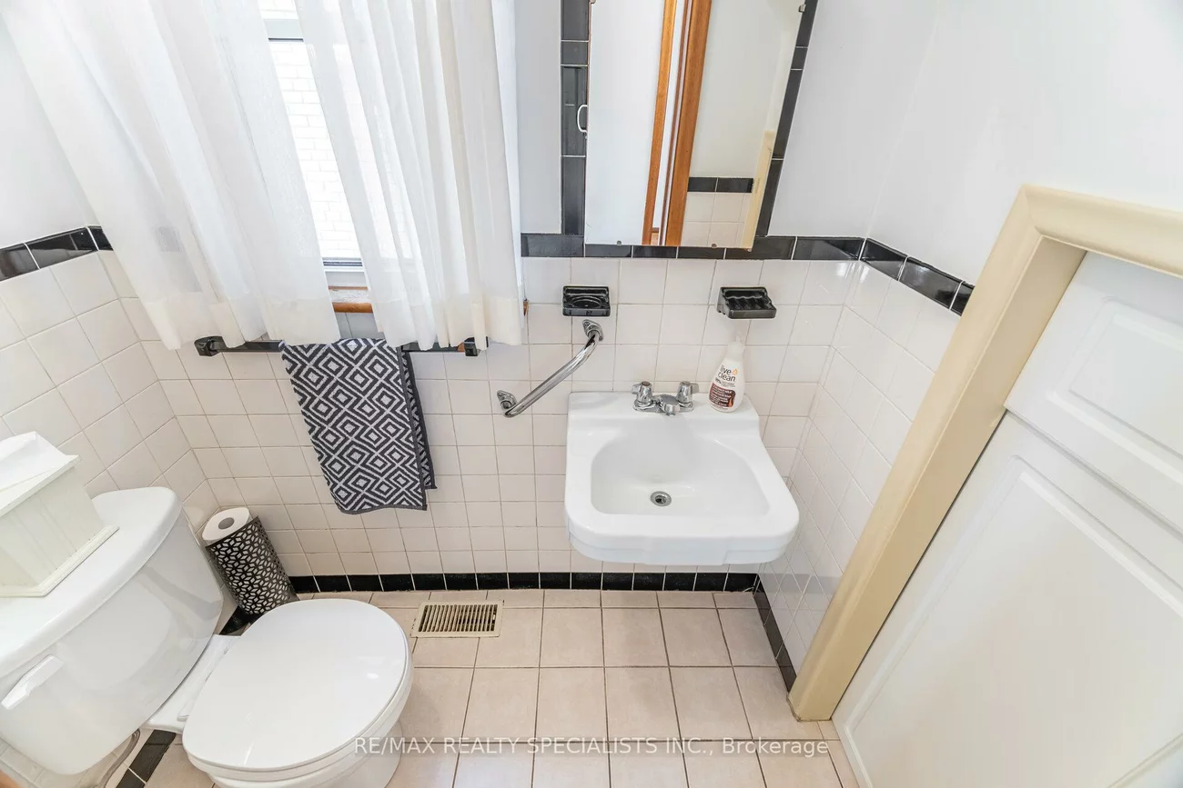 49, Algoma, Mimico, Toronto