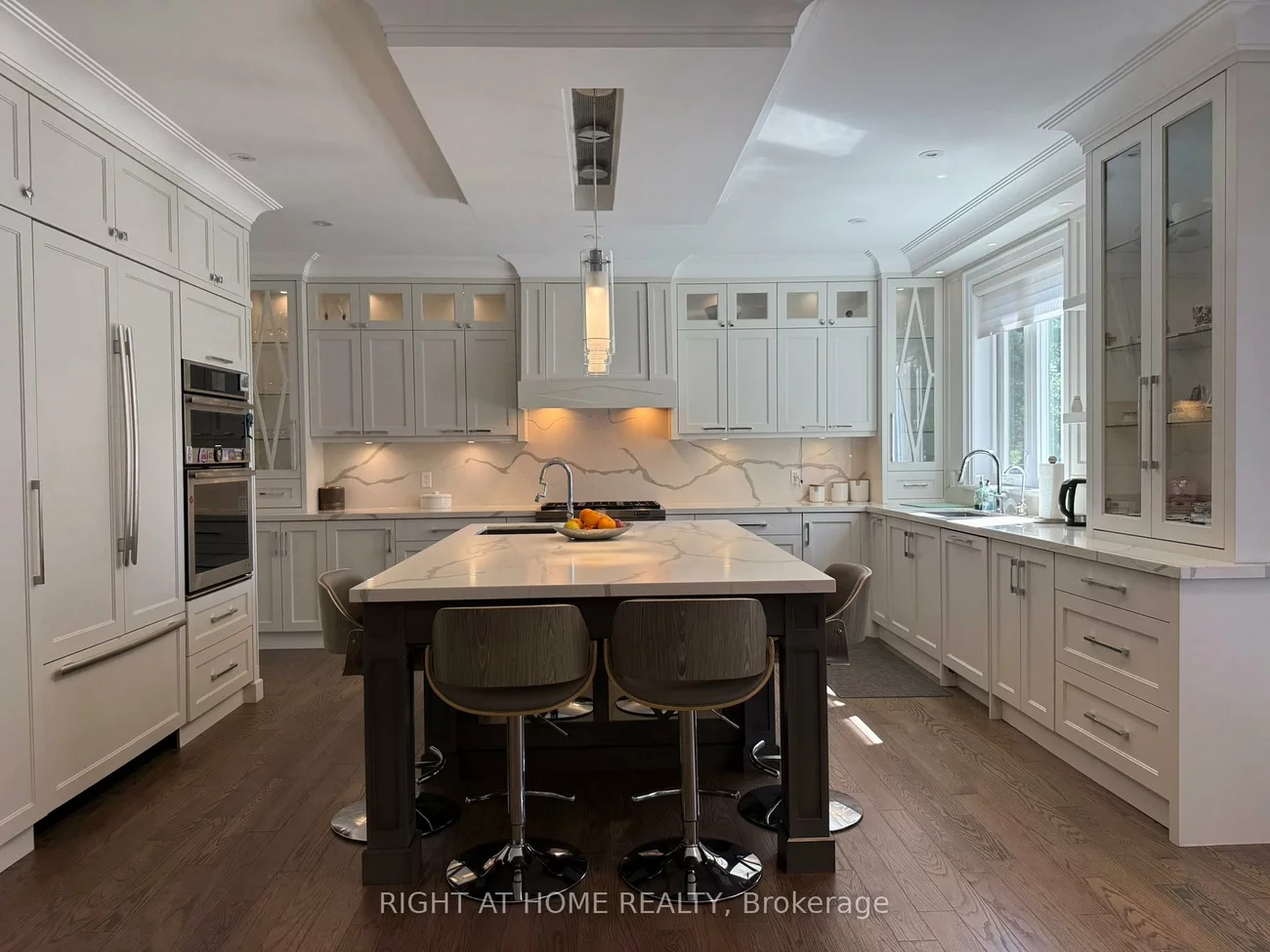 6, Burnelm, Islington-City Centre West, Toronto