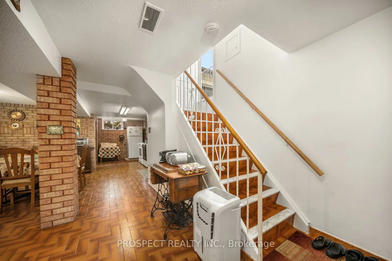 8, Sonnet, Rustic, Toronto