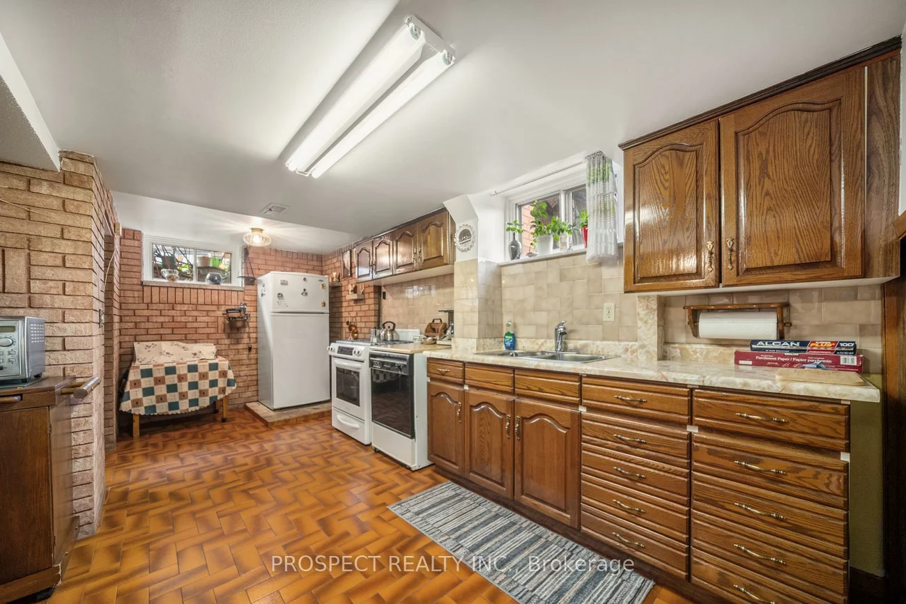 8, Sonnet, Rustic, Toronto