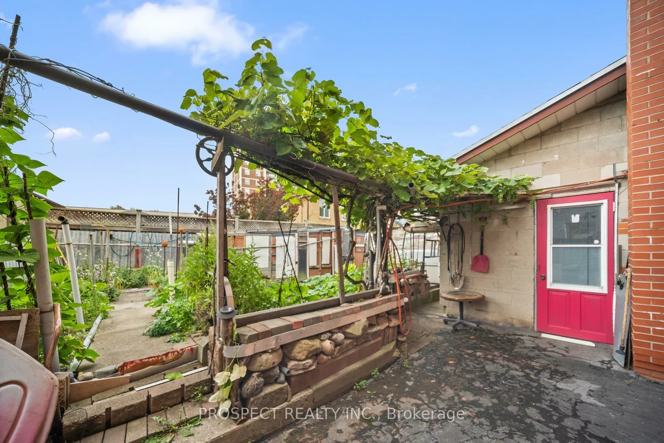 8, Sonnet, Rustic, Toronto