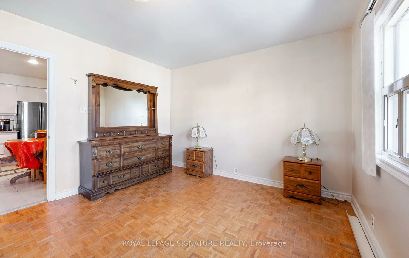 69, Chambers, Weston-Pellam Park, Toronto