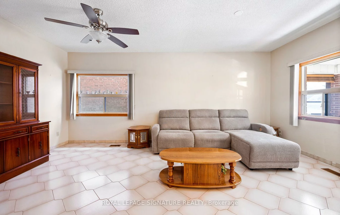 69, Chambers, Weston-Pellam Park, Toronto