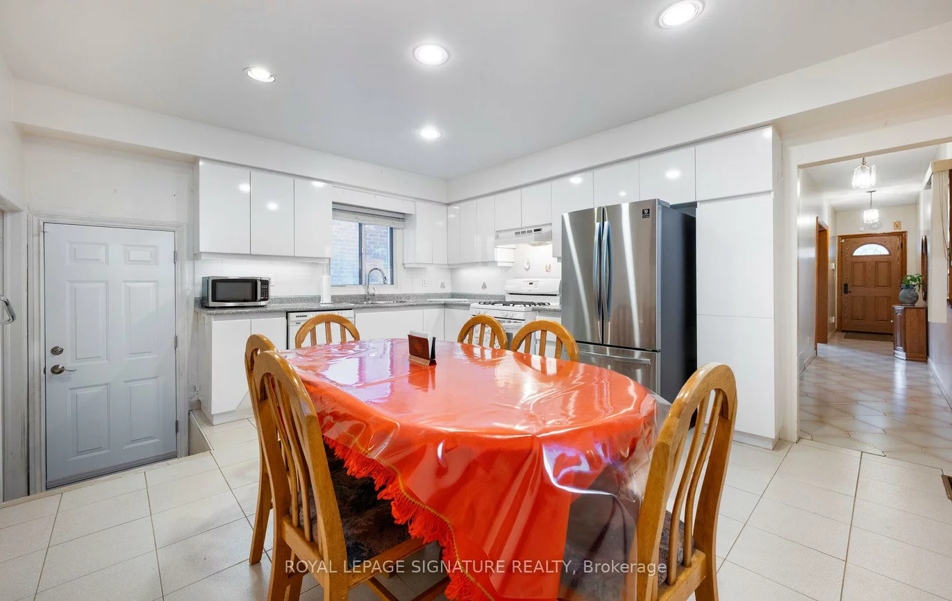 69, Chambers, Weston-Pellam Park, Toronto