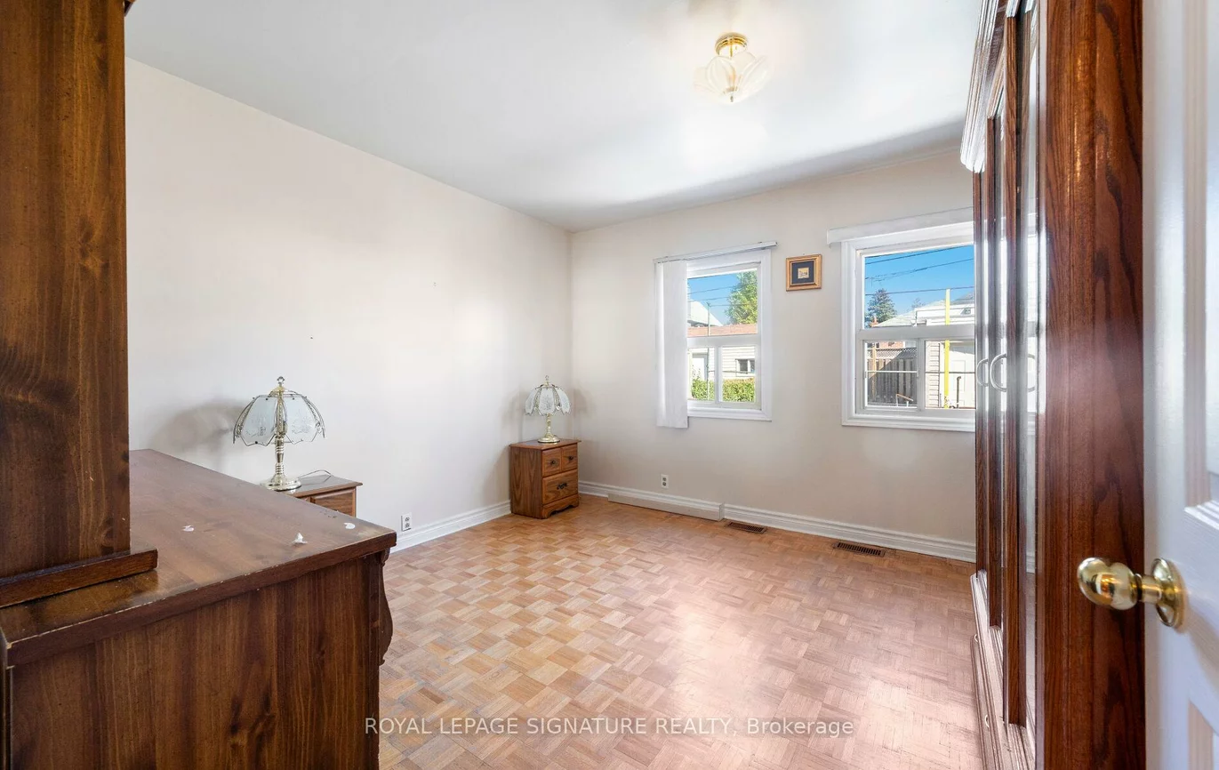 69, Chambers, Weston-Pellam Park, Toronto