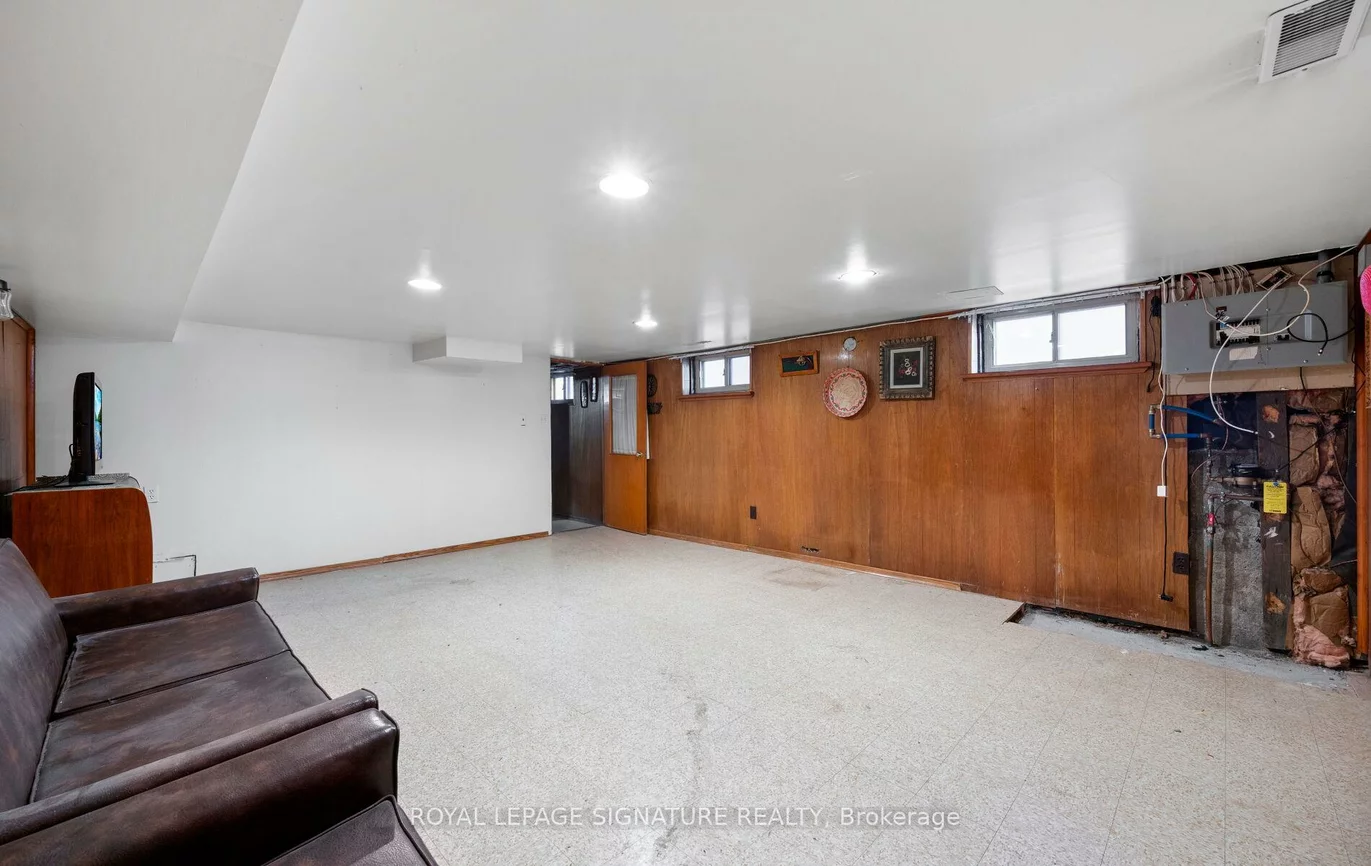 69, Chambers, Weston-Pellam Park, Toronto