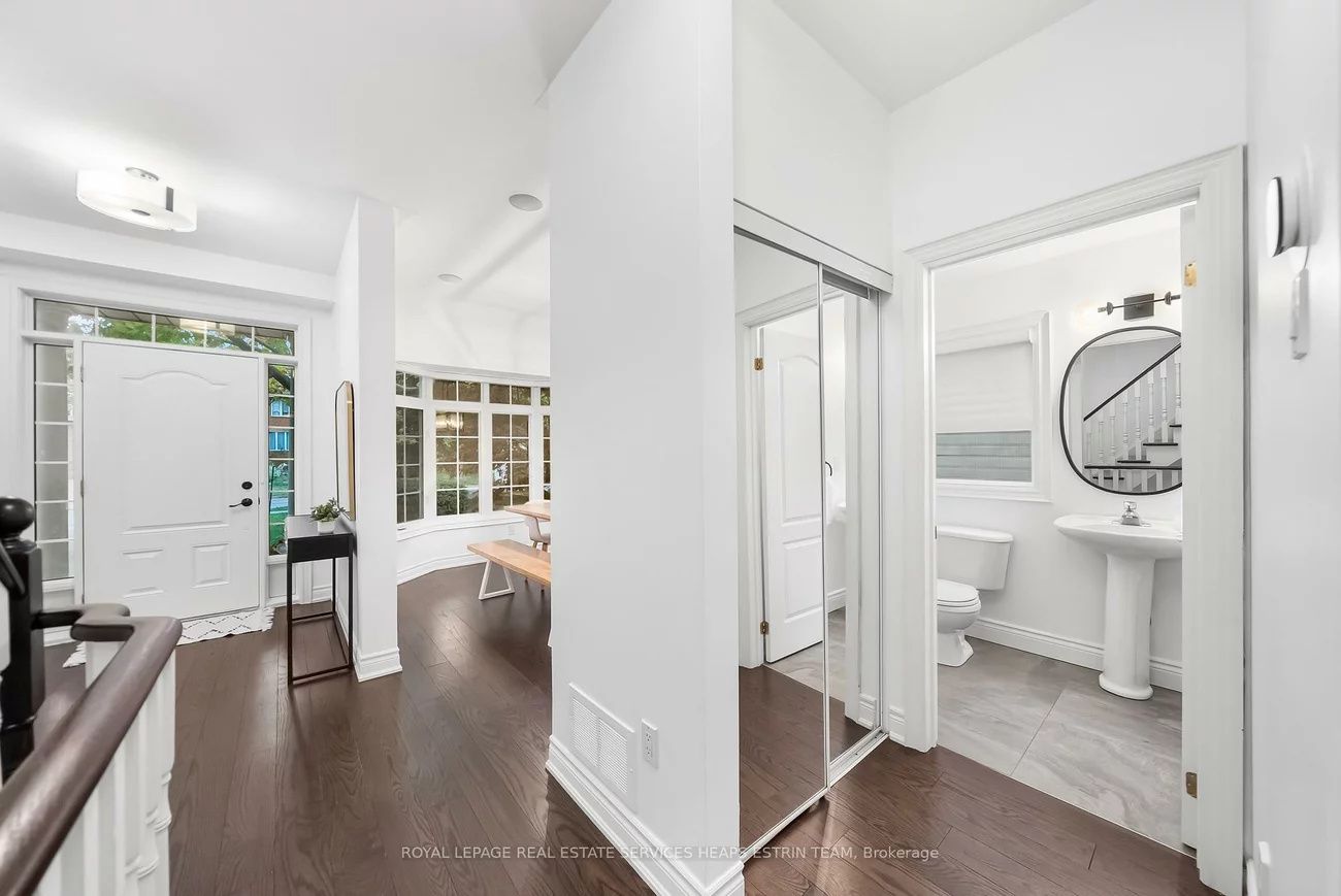 11, Tyre, Islington-City Centre West, Toronto