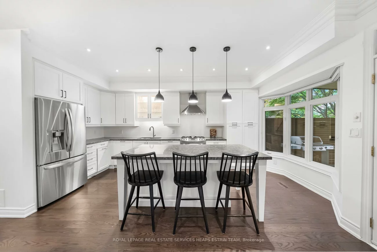 11, Tyre, Islington-City Centre West, Toronto