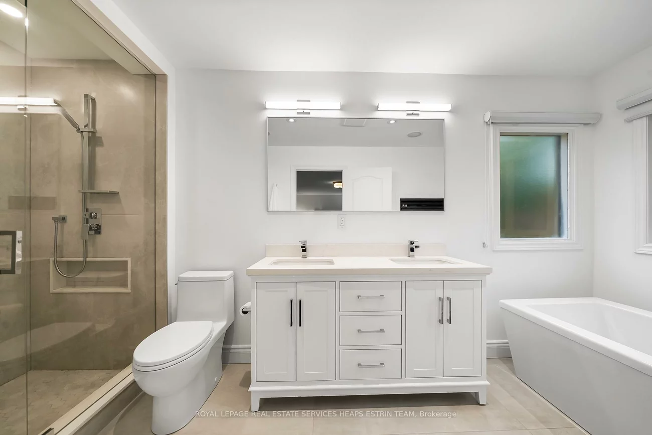 11, Tyre, Islington-City Centre West, Toronto