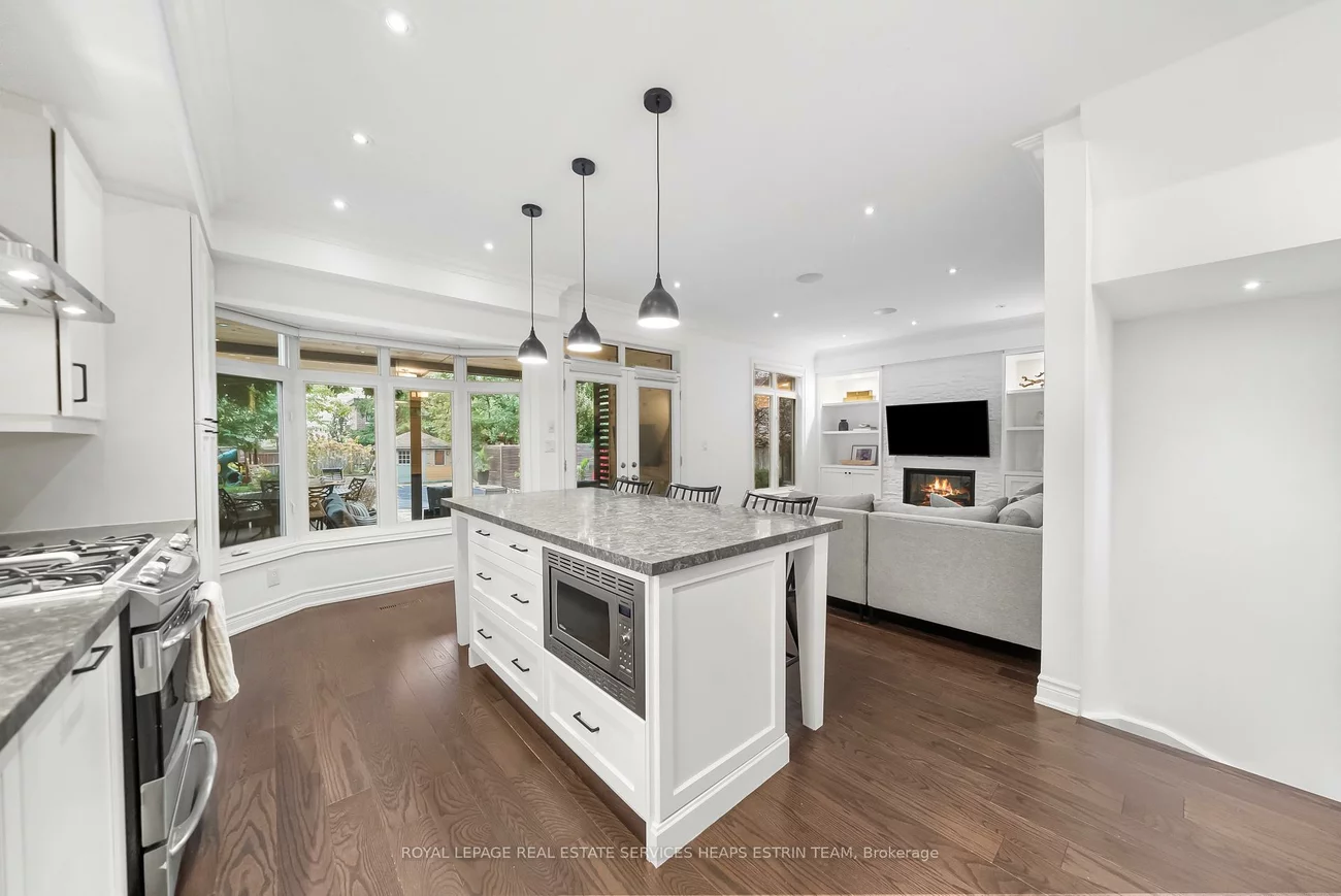 11, Tyre, Islington-City Centre West, Toronto