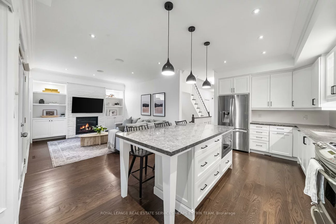 11, Tyre, Islington-City Centre West, Toronto