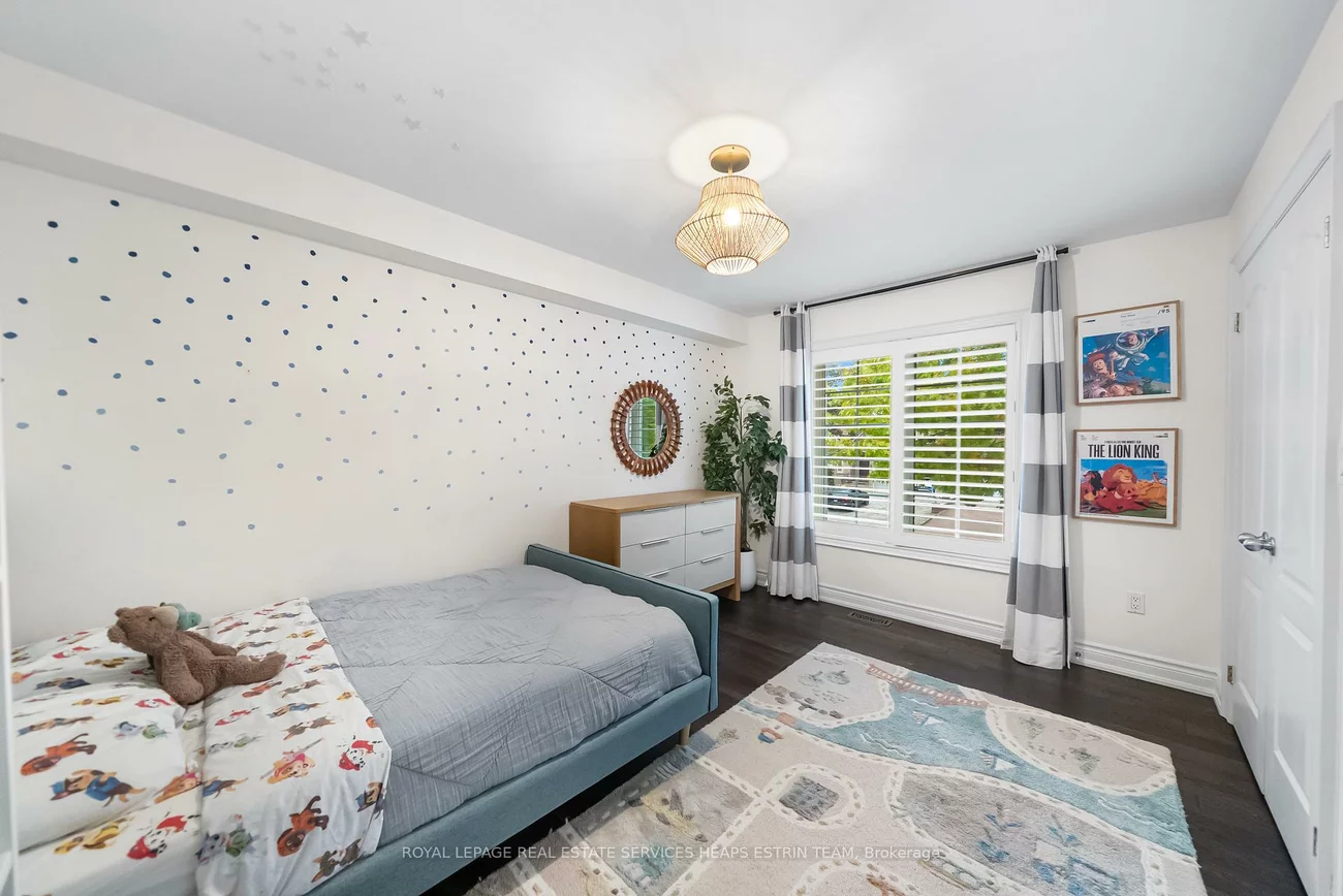 11, Tyre, Islington-City Centre West, Toronto