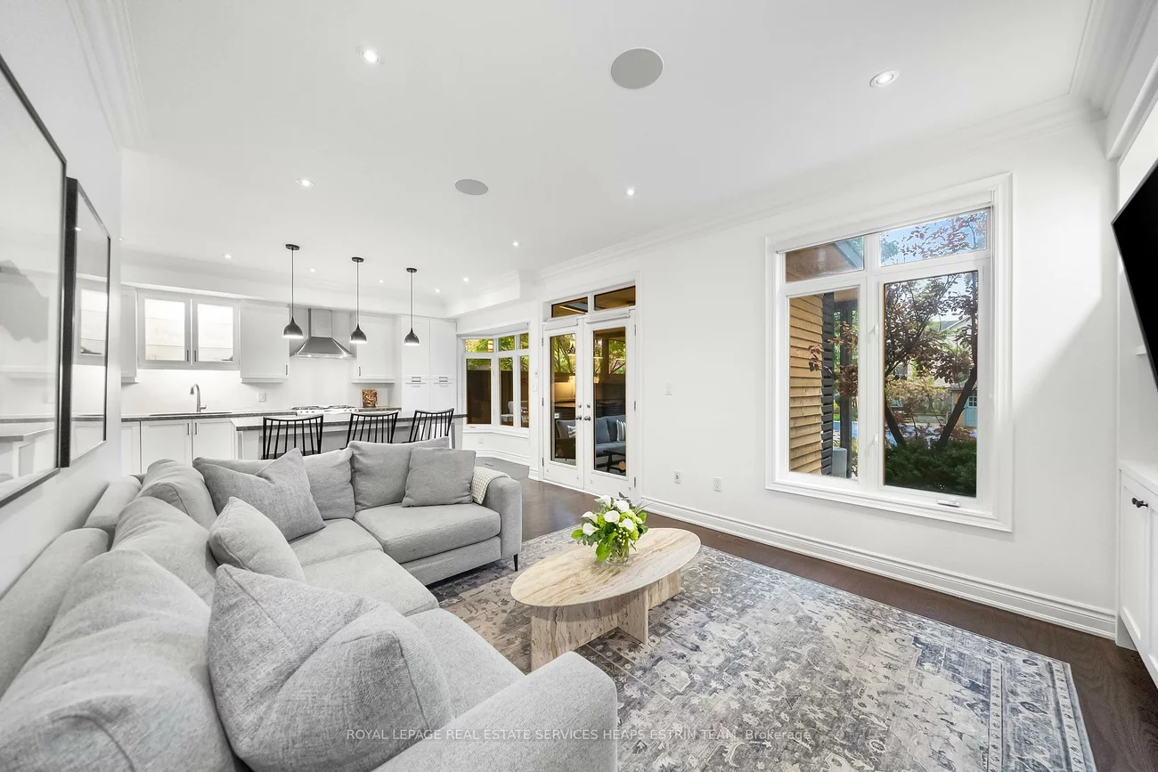 11, Tyre, Islington-City Centre West, Toronto