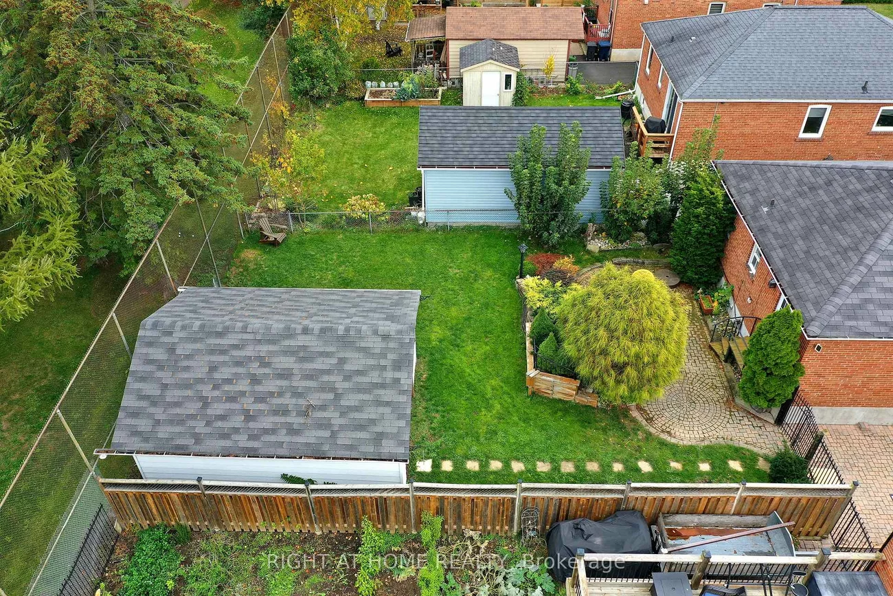 56, Cynthia, Rockcliffe-Smythe, Toronto