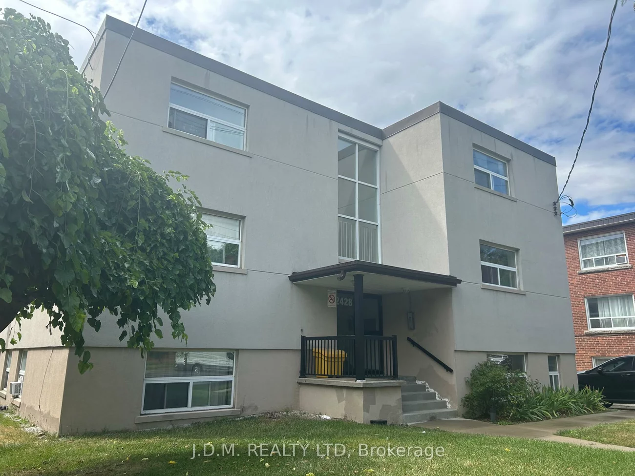 2428, Keele, Maple Leaf, Toronto