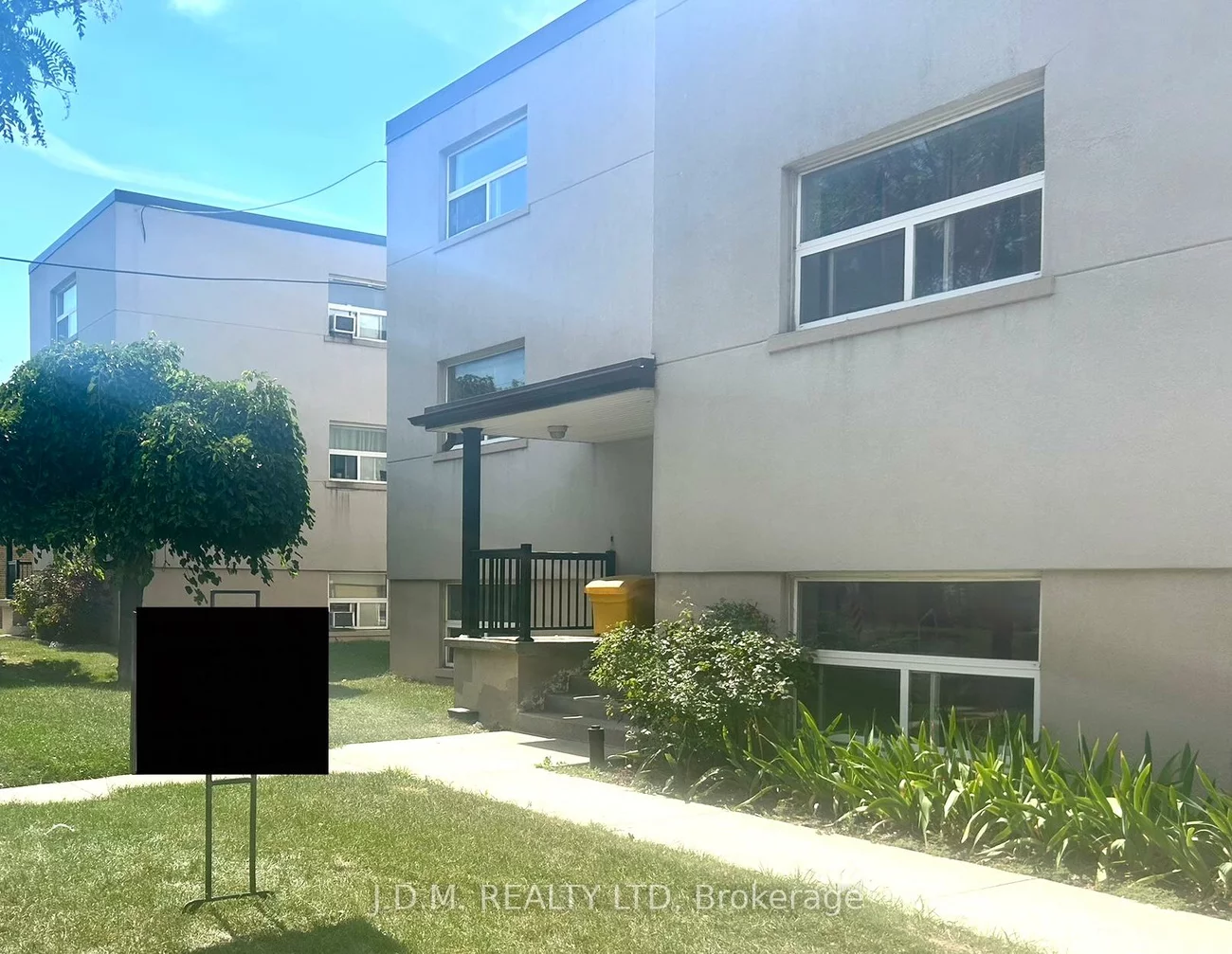 2428, Keele, Maple Leaf, Toronto