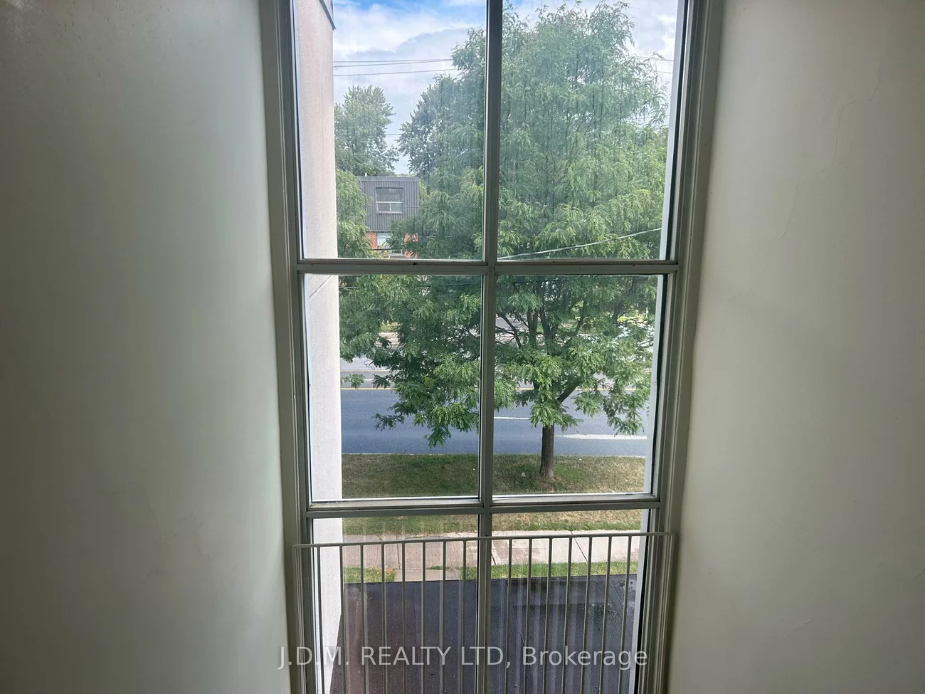 2428, Keele, Maple Leaf, Toronto