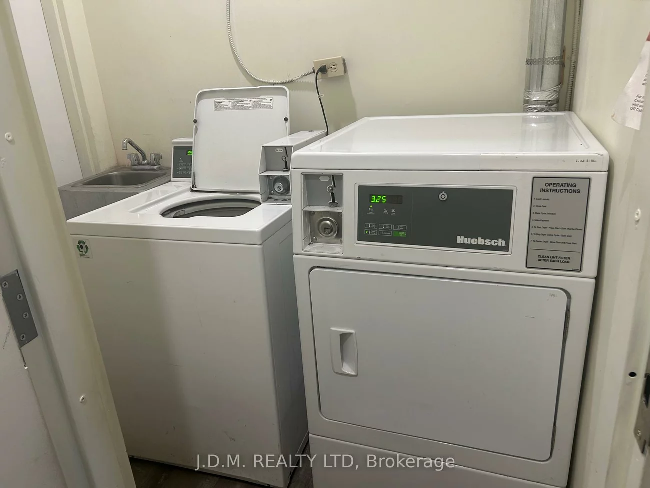 2428, Keele, Maple Leaf, Toronto