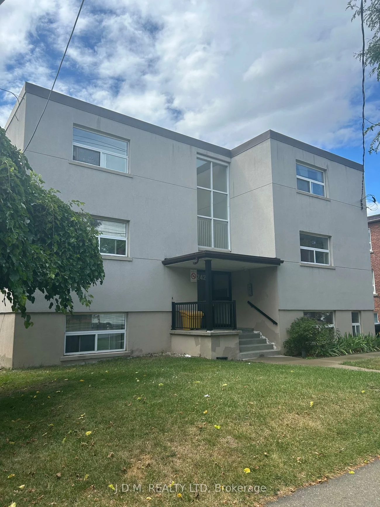 2428, Keele, Maple Leaf, Toronto