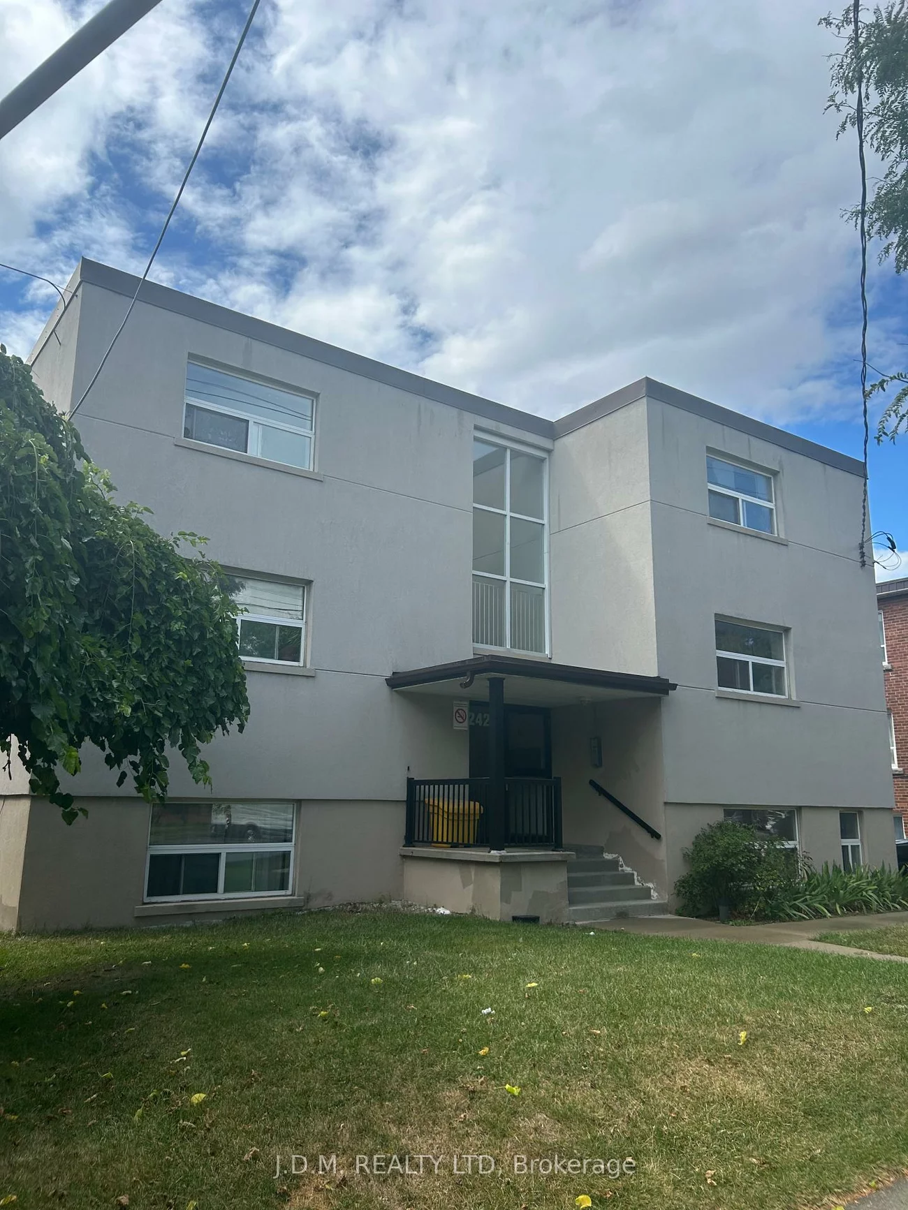 2428, Keele, Maple Leaf, Toronto