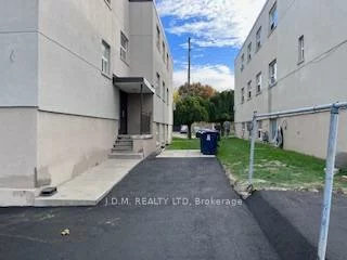 2428, Keele, Maple Leaf, Toronto