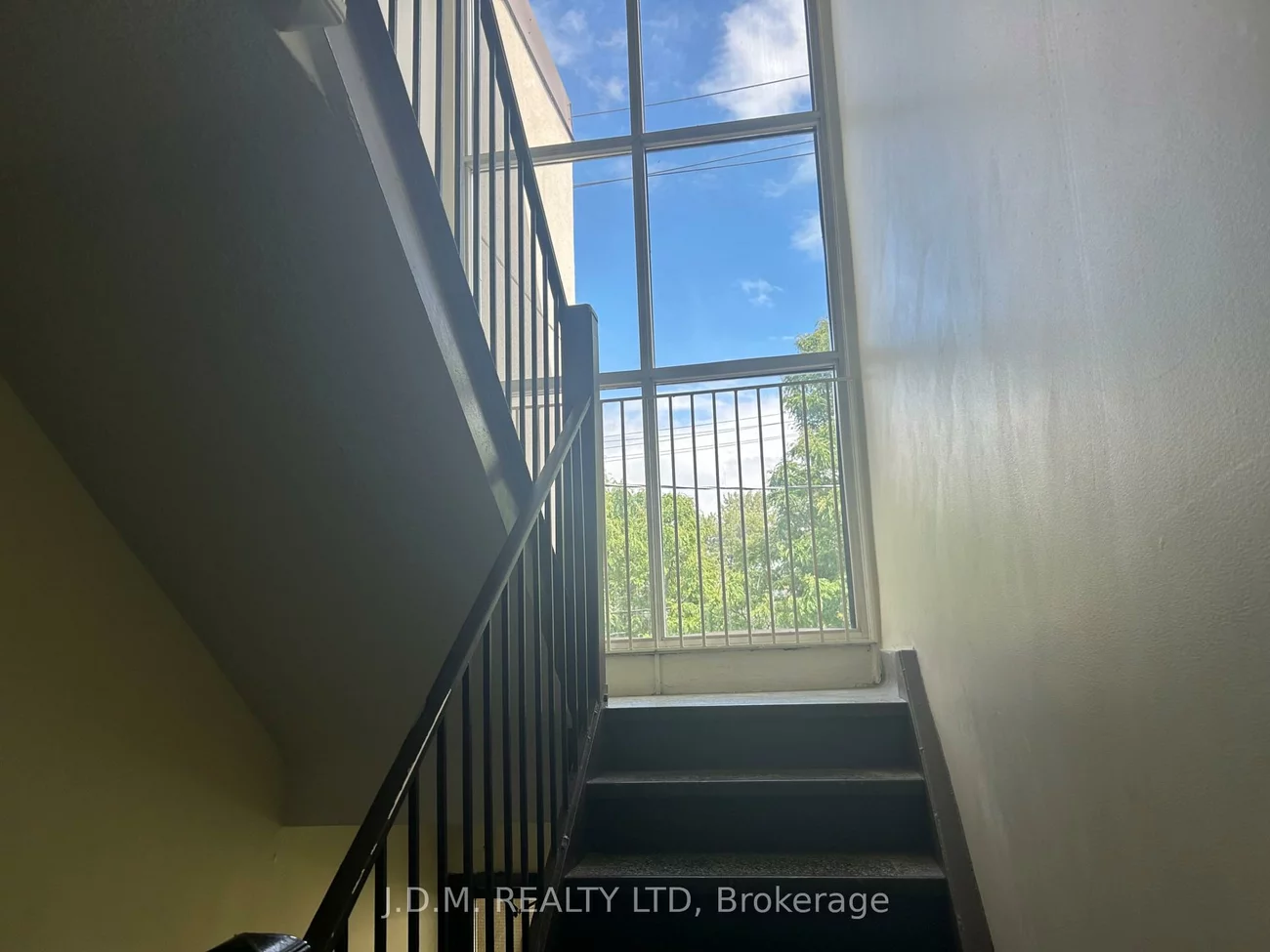 2428, Keele, Maple Leaf, Toronto