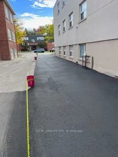 2428, Keele, Maple Leaf, Toronto