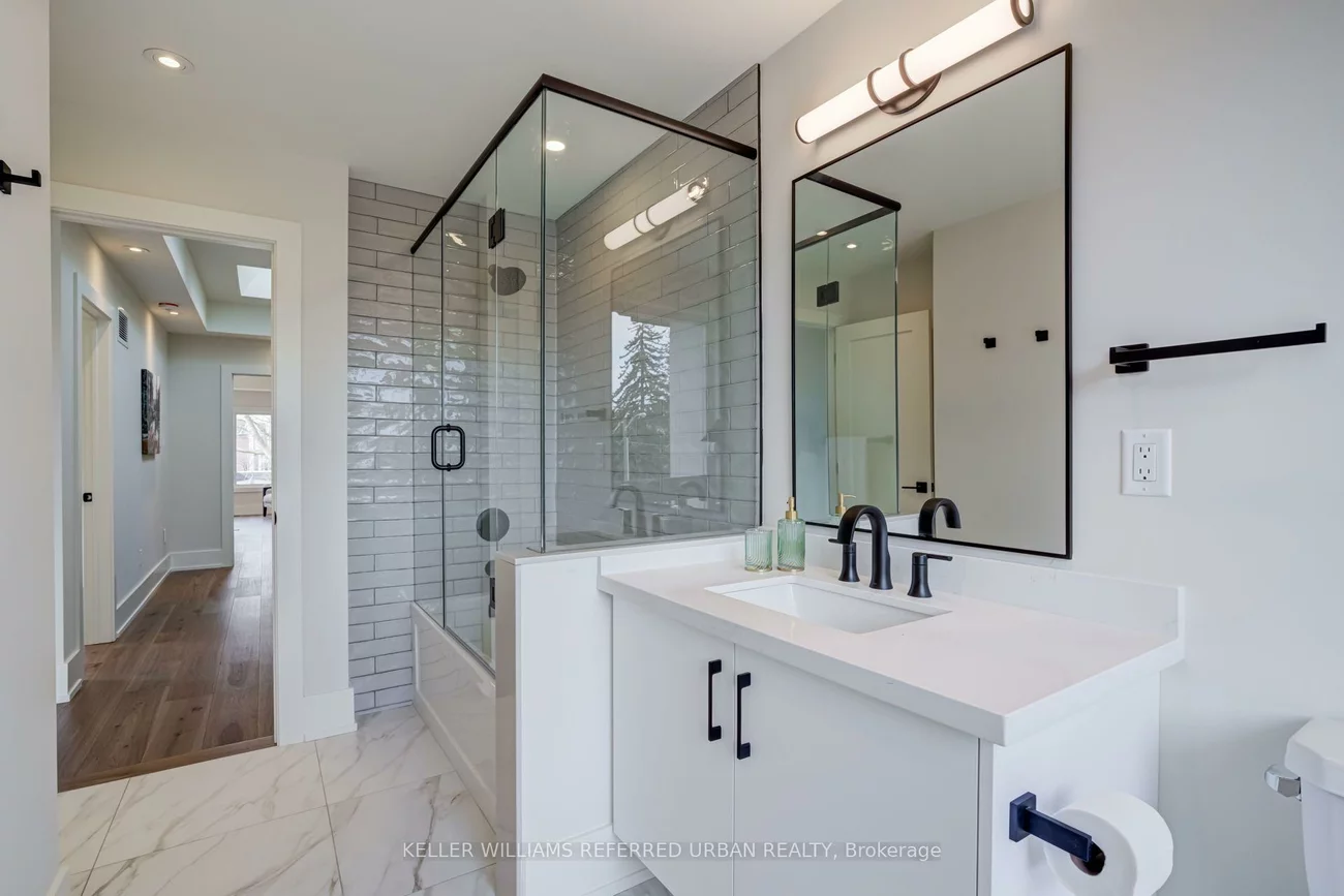 62, Ash, Long Branch, Toronto