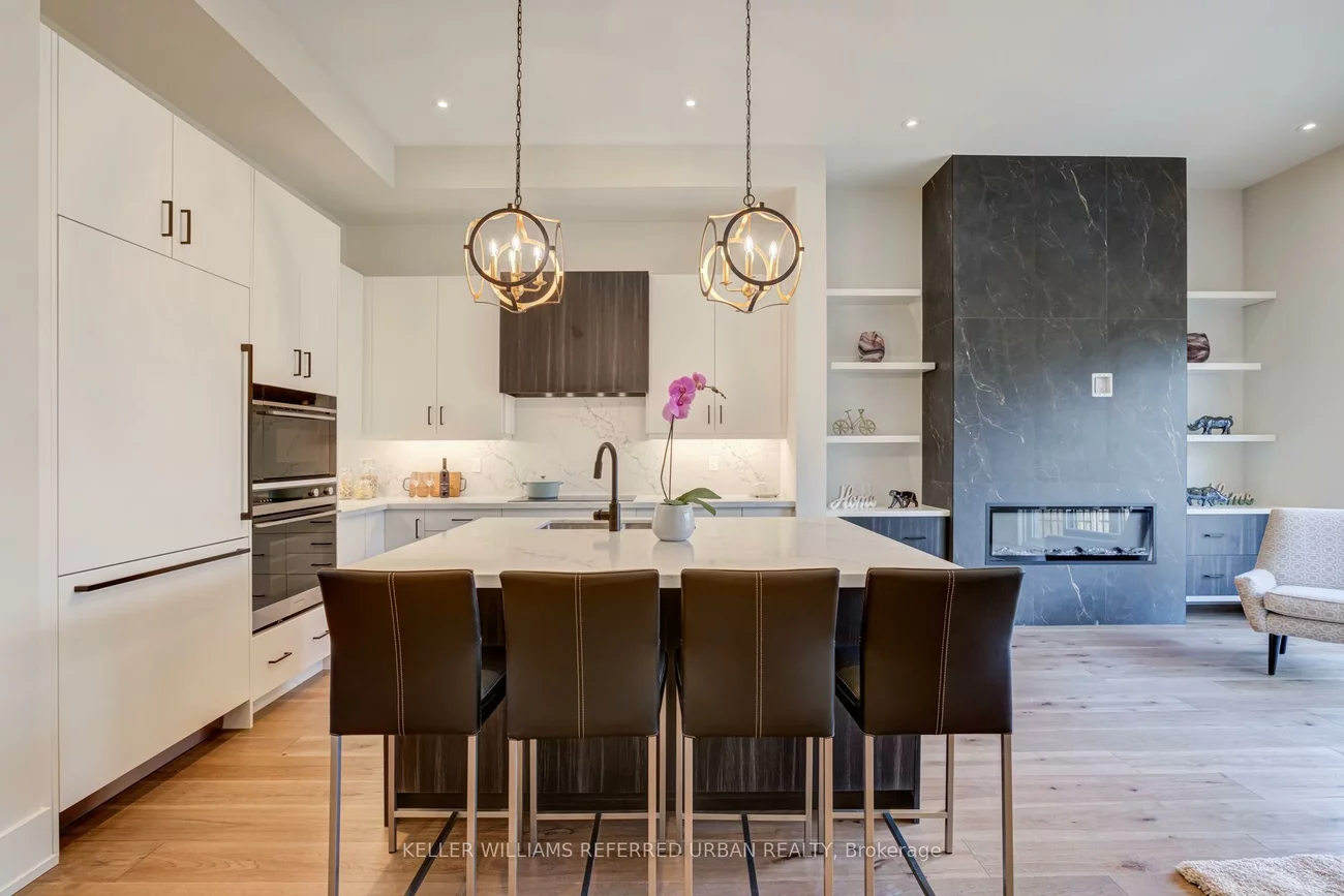 62, Ash, Long Branch, Toronto