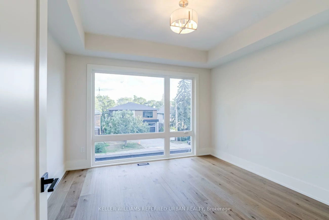 62, Ash, Long Branch, Toronto