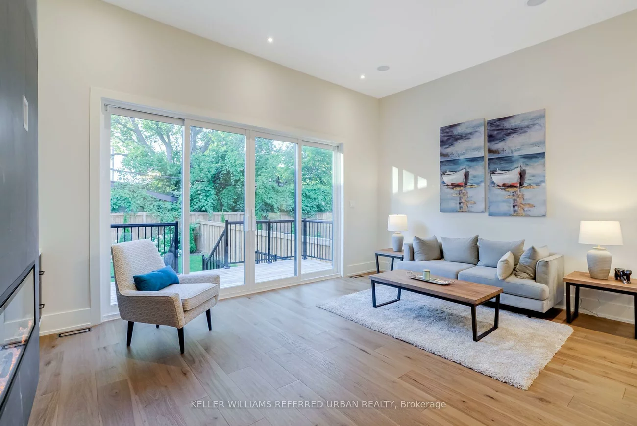 62, Ash, Long Branch, Toronto