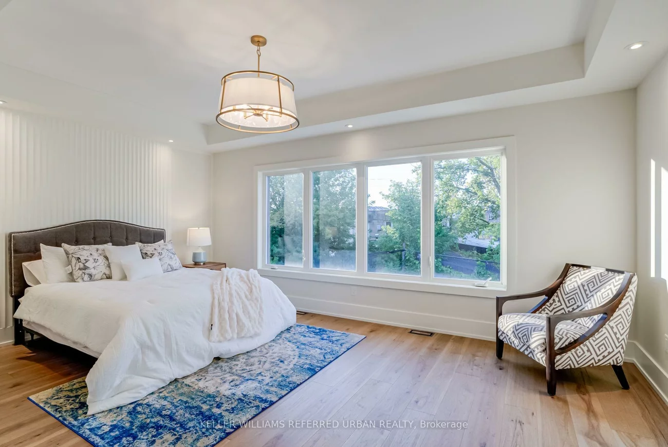 62, Ash, Long Branch, Toronto