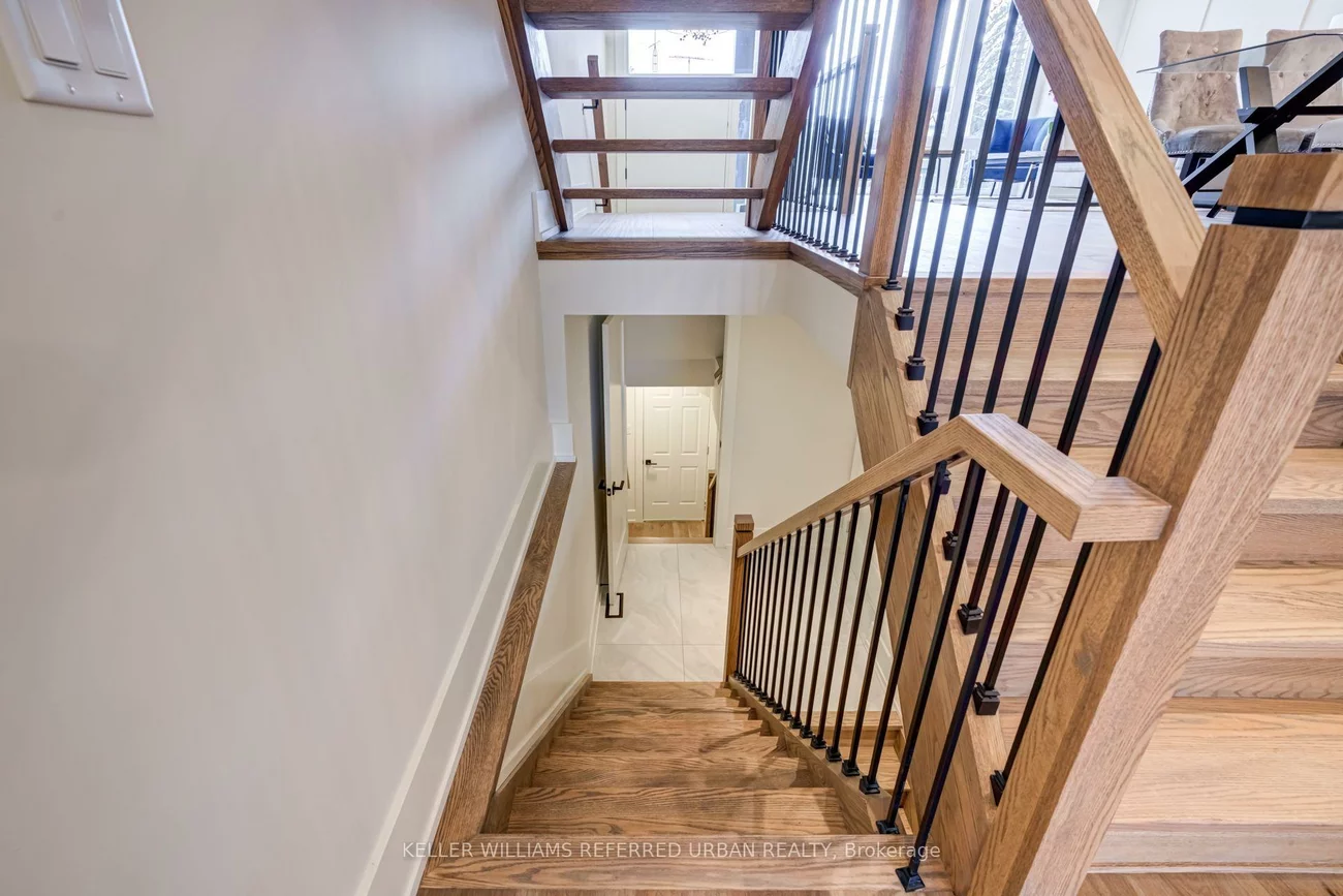 62, Ash, Long Branch, Toronto