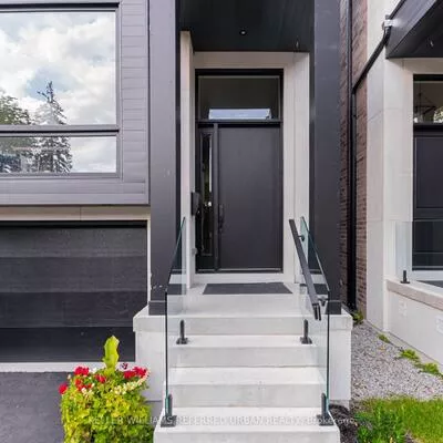 62, Ash, Long Branch, Toronto