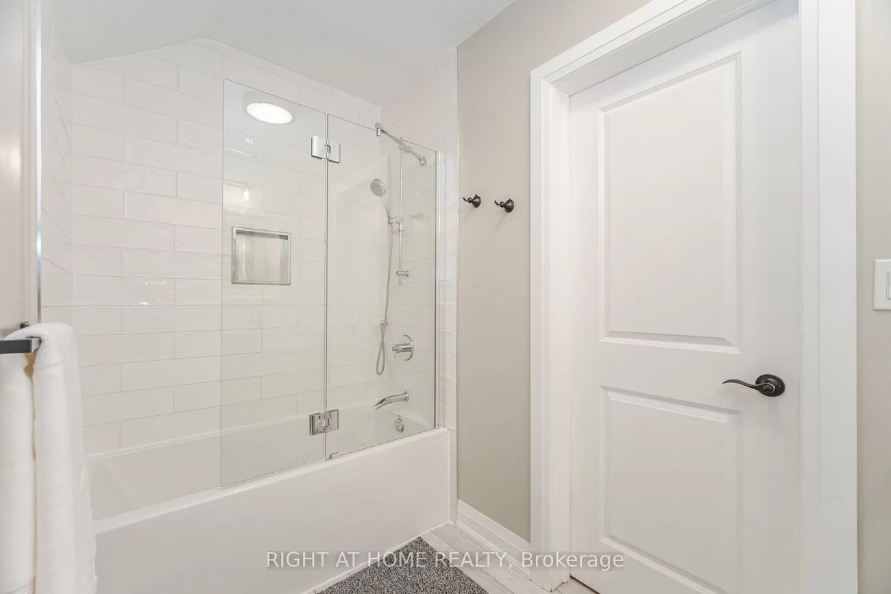 28, Forty First, Long Branch, Toronto