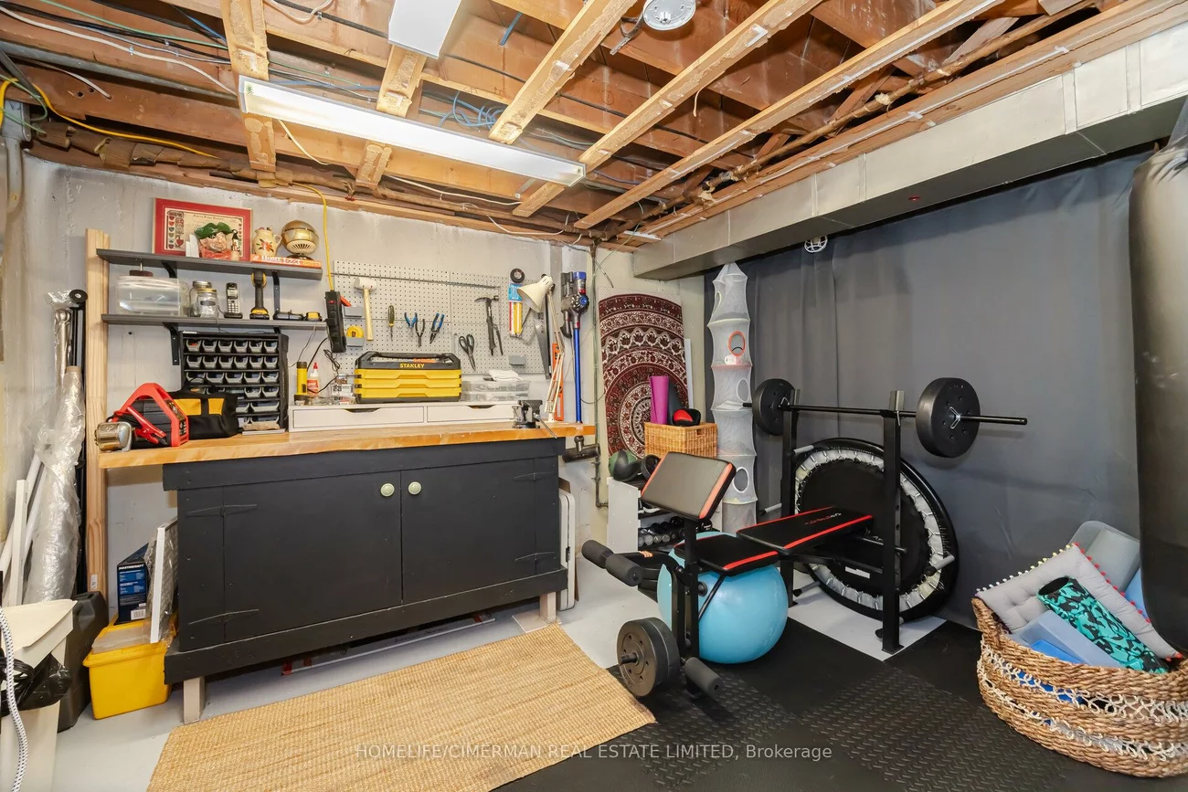 66, Mooreshead, Etobicoke West Mall, Toronto