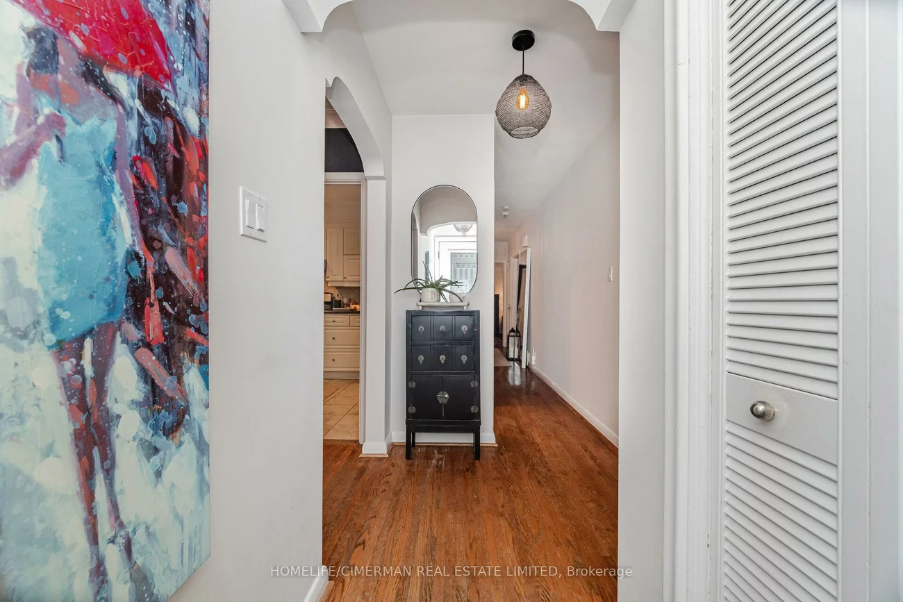 66, Mooreshead, Etobicoke West Mall, Toronto