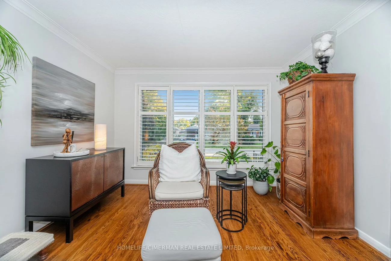 66, Mooreshead, Etobicoke West Mall, Toronto