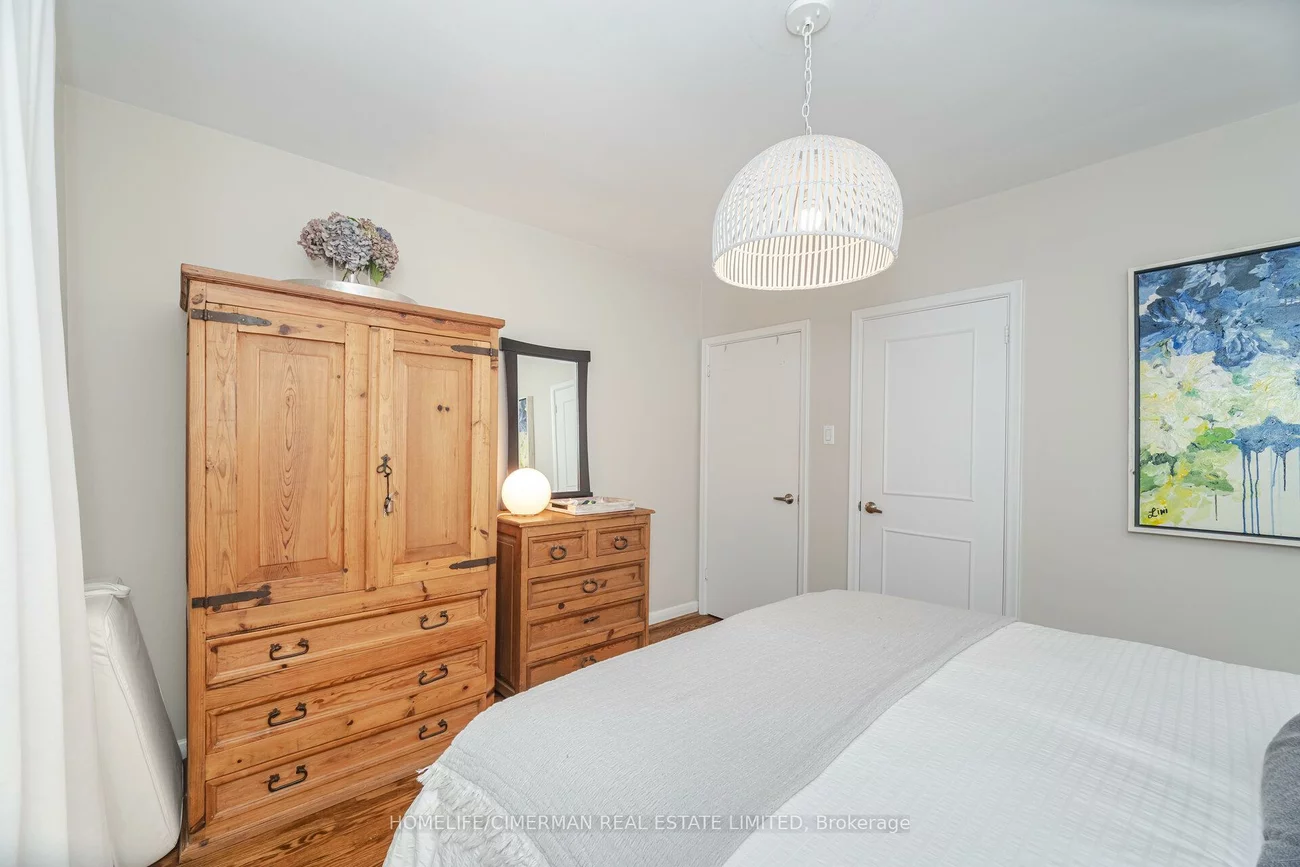 66, Mooreshead, Etobicoke West Mall, Toronto