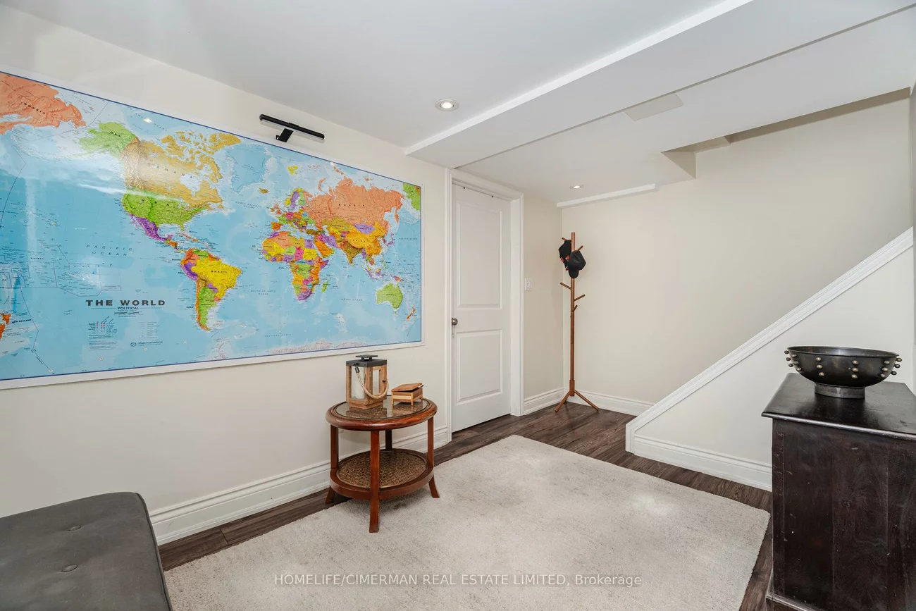 66, Mooreshead, Etobicoke West Mall, Toronto